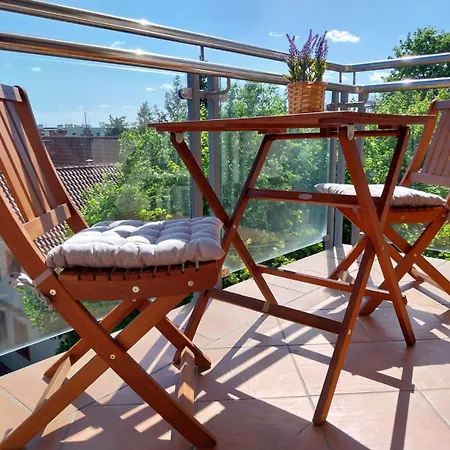 Lesna 10 Apartment *